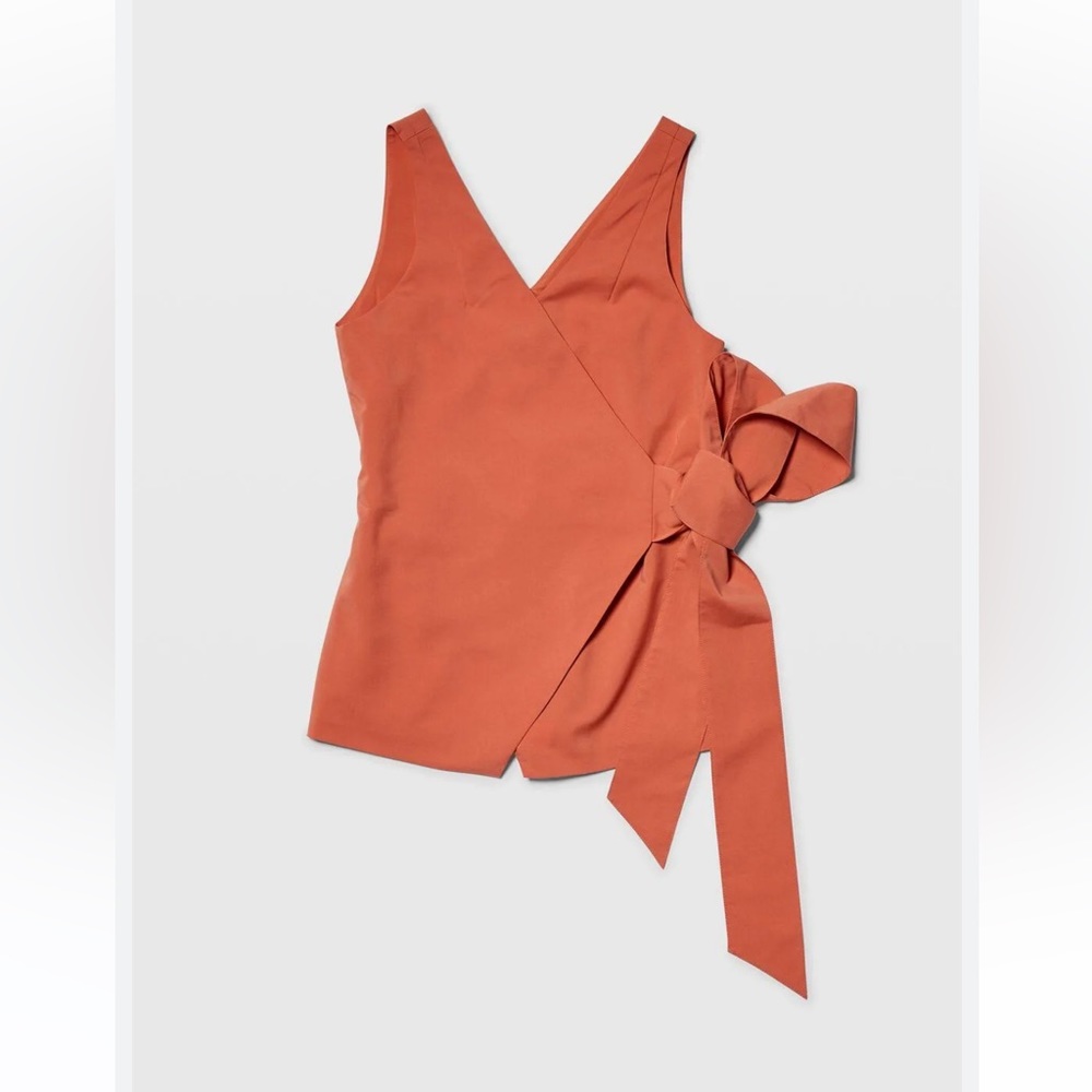 NWOT Club Monaco Cross Over Tie Top